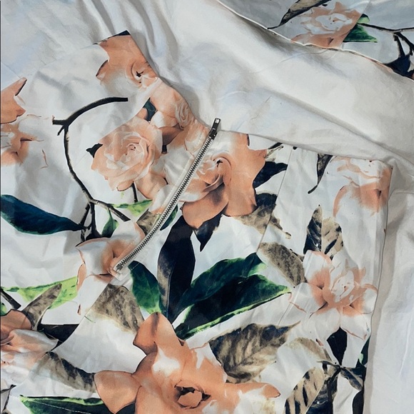 Floral two piece set - Picture 3 of 3